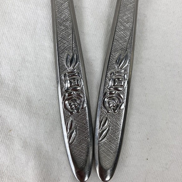 Ecko Eterna Carolyn Stainless Textured Roses Stainless Lot 2 Serving Spoon 8 1/2 - Picture 2 of 9